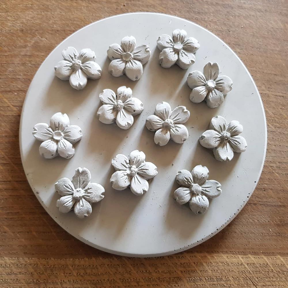 Sette Mini Çiçekler Silikon Kalıp - SHCMOLDS ( Y/G/D: 2,5 x 2,5 x 1 cm )